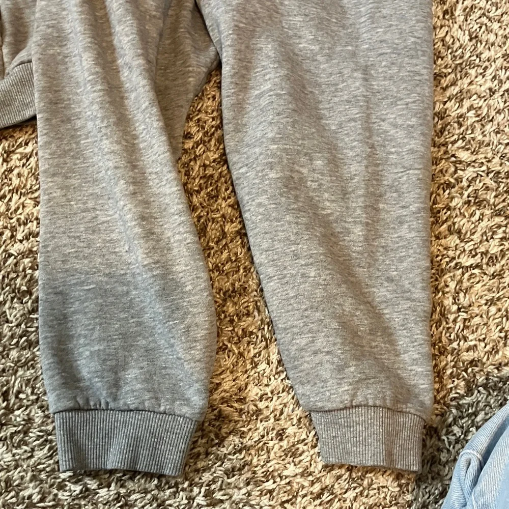 Nike Kids Gray Sweatpants - Picture 5 of 12